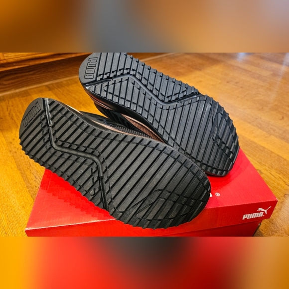 Pumas - Picture 2 of 2